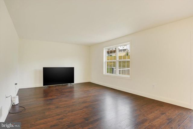 2224 NORTHVIEW LN, Harrisburg, PA 17110
