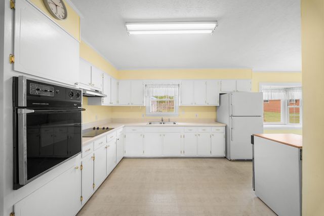 101 Pony Drive, Swainsboro, GA 30401