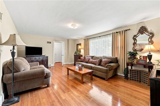 3810 Yadkinville Road, Winston-salem, NC 27106