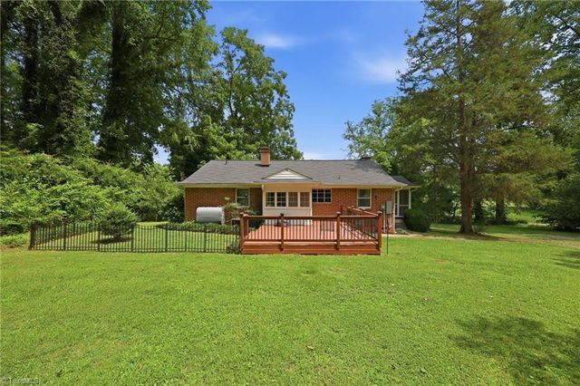 3810 Yadkinville Road, Winston-salem, NC 27106
