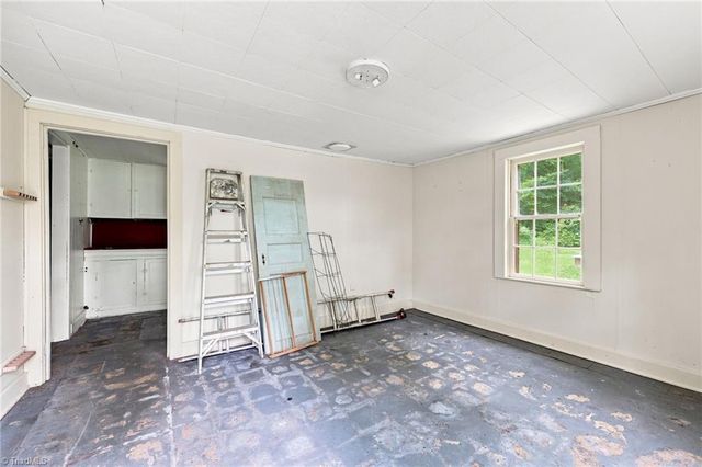 3810 Yadkinville Road, Winston-salem, NC 27106