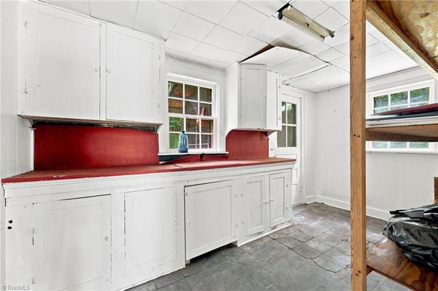 3810 Yadkinville Road, Winston-salem, NC 27106