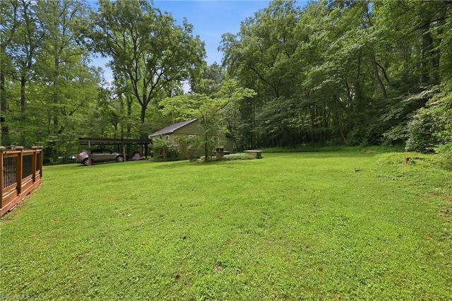 3810 Yadkinville Road, Winston-salem, NC 27106