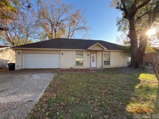 12 Willowridge Cv, Jacksonville, AR 72076