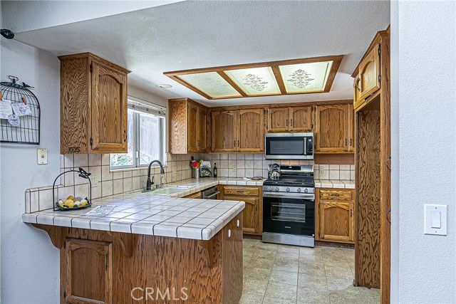 935 Rainbow, Santa Maria, CA 93455