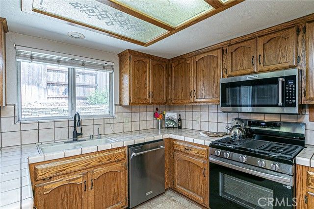 935 Rainbow, Santa Maria, CA 93455