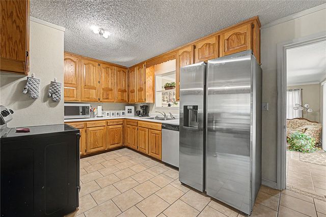 608 N 10th Street, Rogers, AR 72756