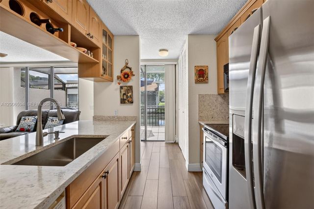 11254 NW 15th Ct, Pembroke Pines, FL 33026