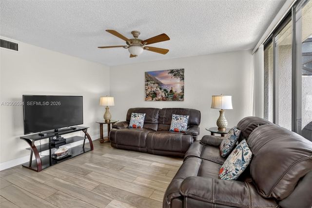 11254 NW 15th Ct, Pembroke Pines, FL 33026