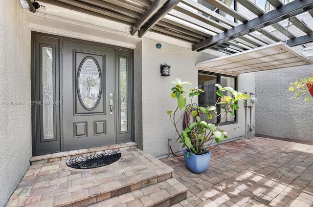 11254 NW 15th Ct, Pembroke Pines, FL 33026