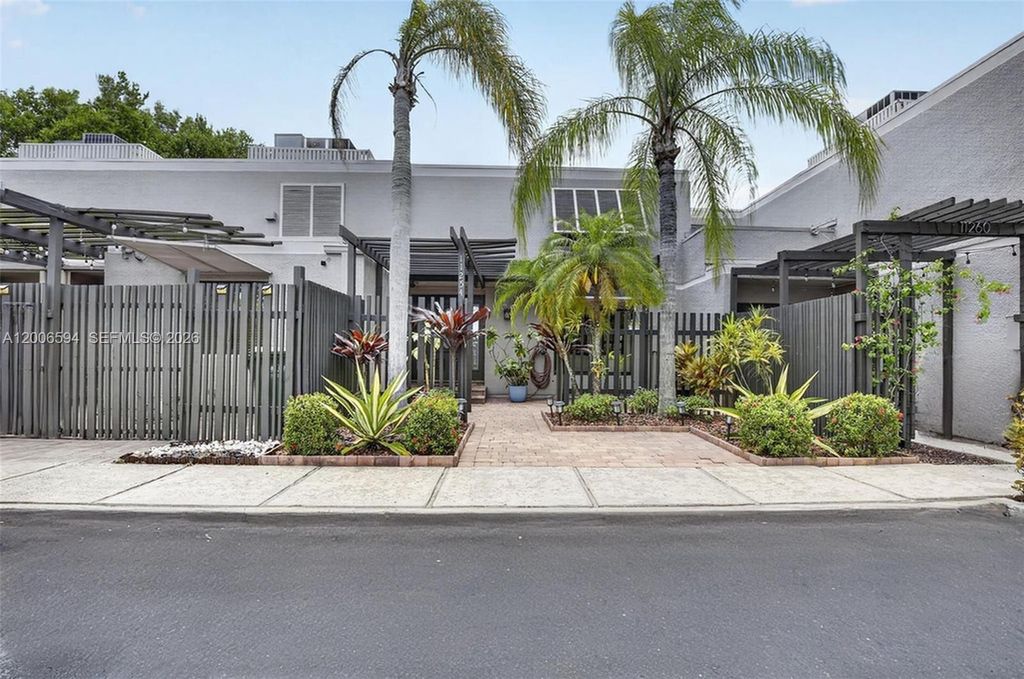 11254 NW 15th Ct, Pembroke Pines, FL 33026