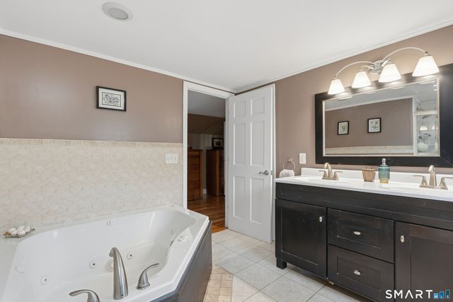 46 Henderson Drive, Avon, CT 06001