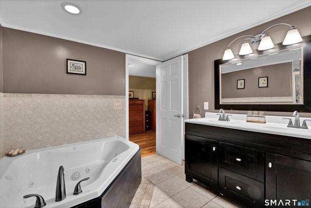 46 Henderson Drive, Avon, CT 06001