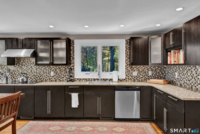 46 Henderson Drive, Avon, CT 06001