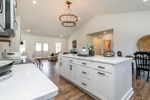 11316 W BRADLEY LN, Rocheport, MO 65279