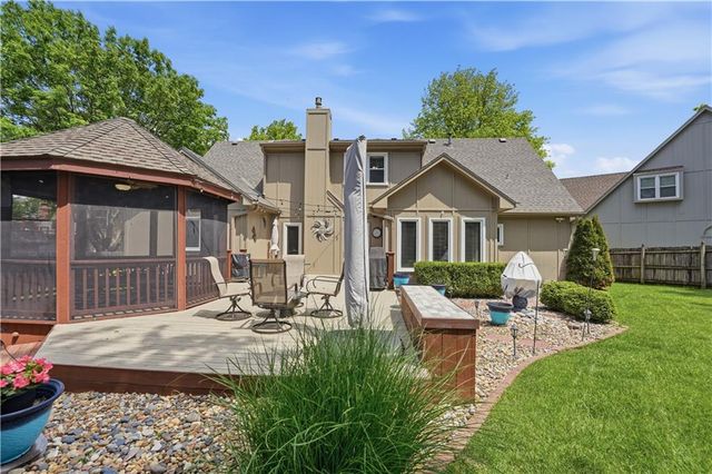 14220 S Brougham Drive, Olathe, KS 66062