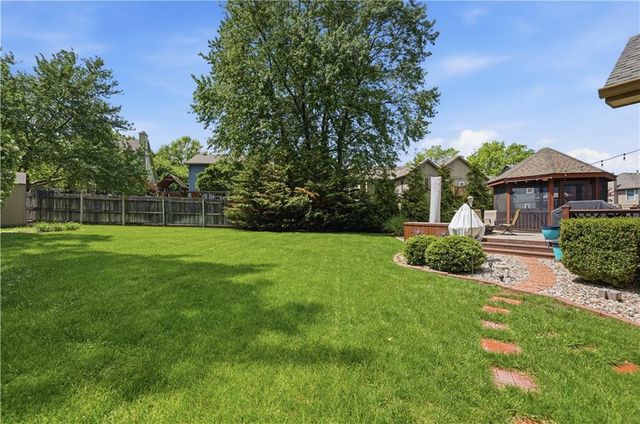 14220 S Brougham Drive, Olathe, KS 66062