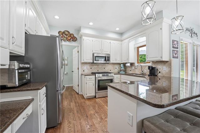 14220 S Brougham Drive, Olathe, KS 66062