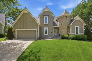 14220 S Brougham Drive, Olathe, KS 66062