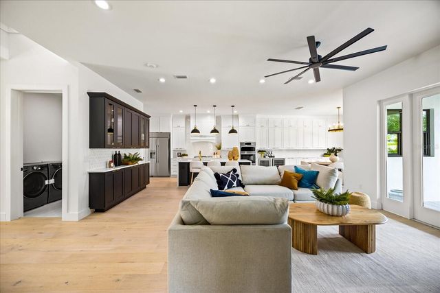 3601 W PLATT STREET, Tampa, FL 33609