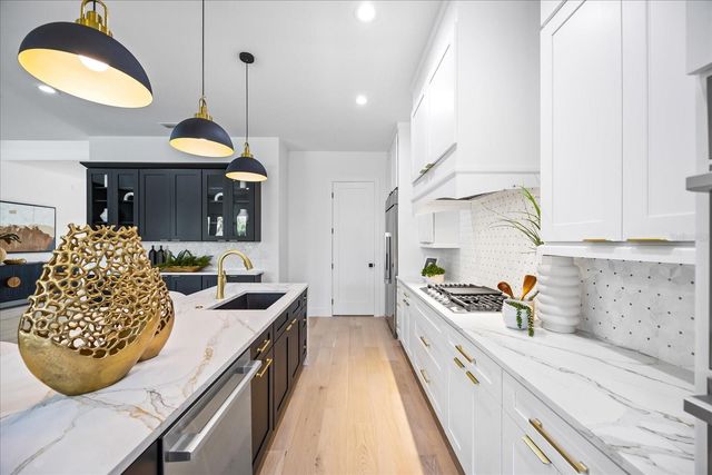 3601 W PLATT STREET, Tampa, FL 33609