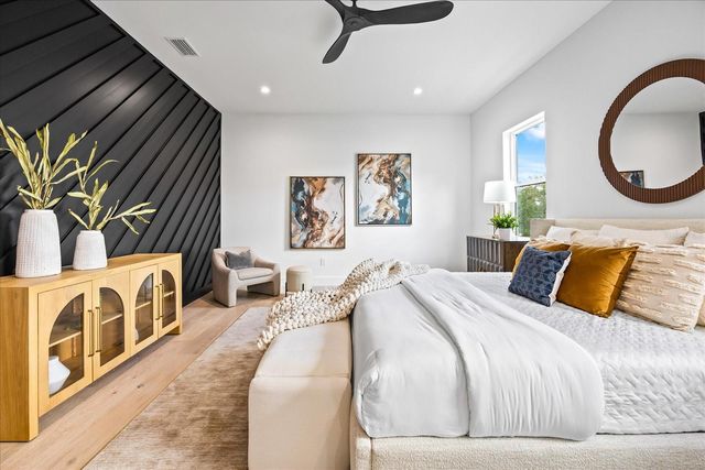 3601 W PLATT STREET, Tampa, FL 33609