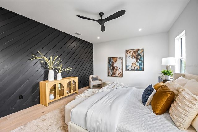 3601 W PLATT STREET, Tampa, FL 33609