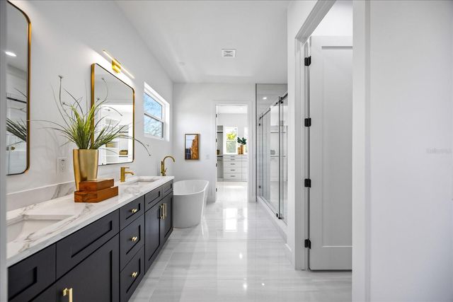 3601 W PLATT STREET, Tampa, FL 33609