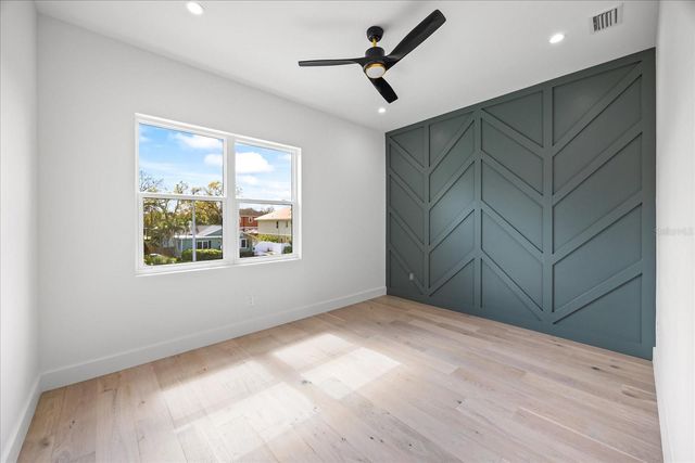 3601 W PLATT STREET, Tampa, FL 33609