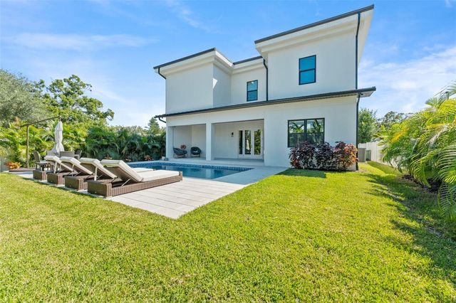 3601 W PLATT STREET, Tampa, FL 33609