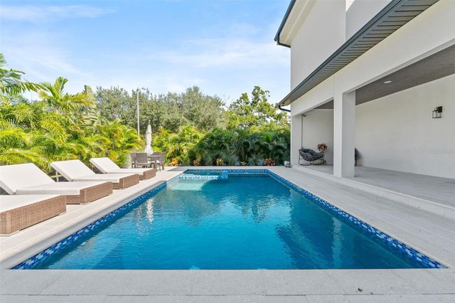 3601 W PLATT STREET, Tampa, FL 33609