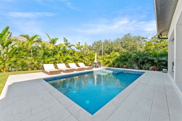 3601 W PLATT STREET, Tampa, FL 33609