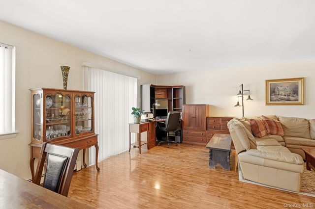 24 Carhart Avenue 217, White Plains, NY 10605