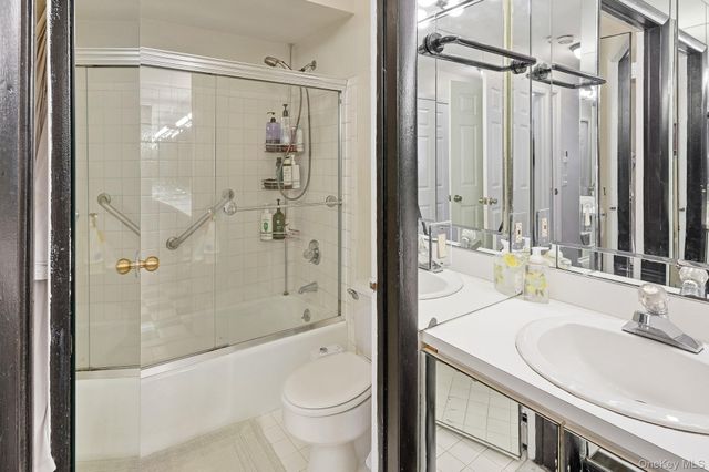 24 Carhart Avenue 217, White Plains, NY 10605