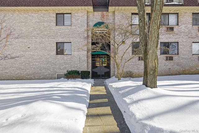 24 Carhart Avenue 217, White Plains, NY 10605