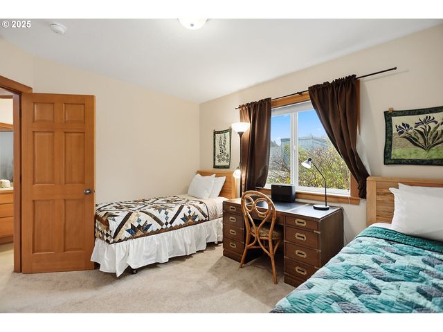 1807 Columbia St, Hood River, OR 97031