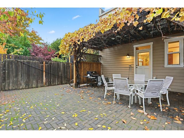 1807 Columbia St, Hood River, OR 97031