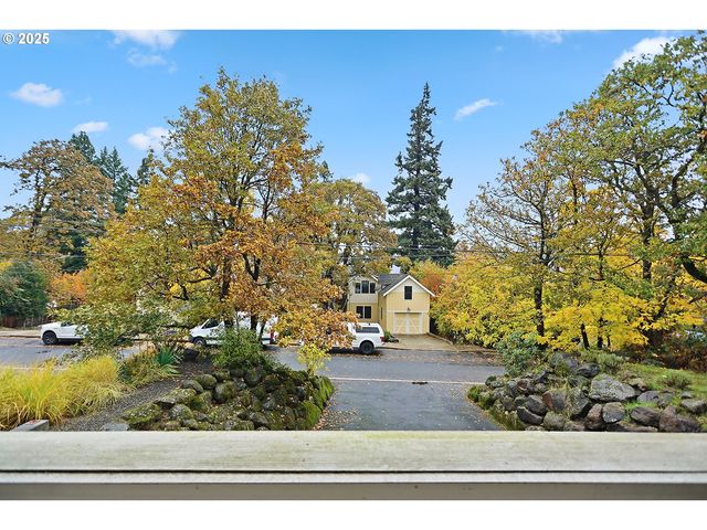 1807 Columbia St, Hood River, OR 97031