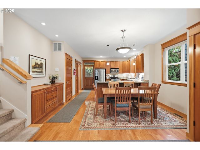 1807 Columbia St, Hood River, OR 97031