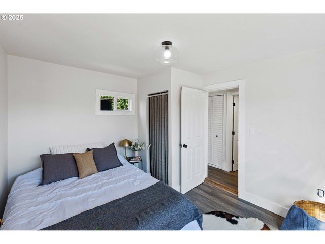 93685 MCKENNA Ln, Coos Bay, OR 97420