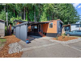 93685 MCKENNA Ln, Coos Bay, OR 97420