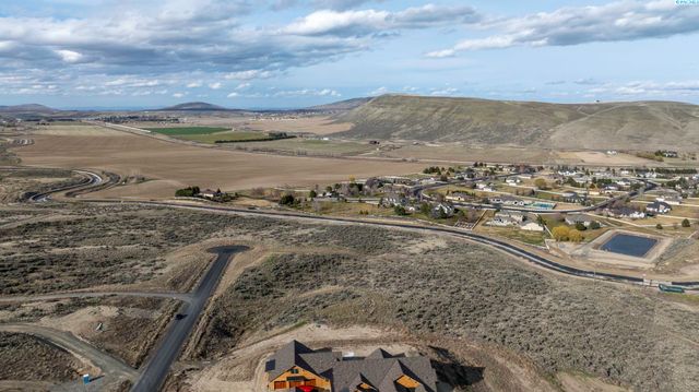 72810 Homestead Rd, Kennewick, WA 99338