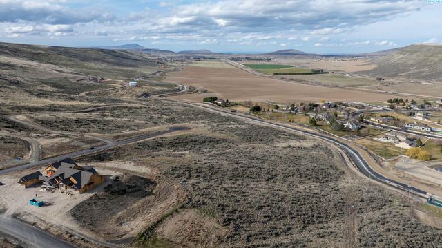 72810 Homestead Rd, Kennewick, WA 99338