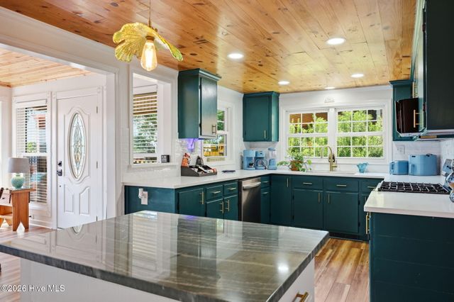 32 & 35 S Teachs Point Road, Bath, NC 27808