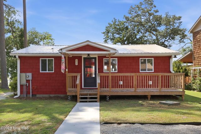 32 & 35 S Teachs Point Road, Bath, NC 27808
