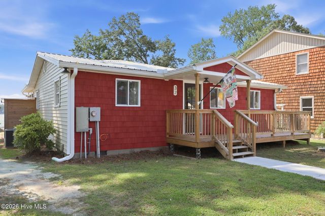 32 & 35 S Teachs Point Road, Bath, NC 27808