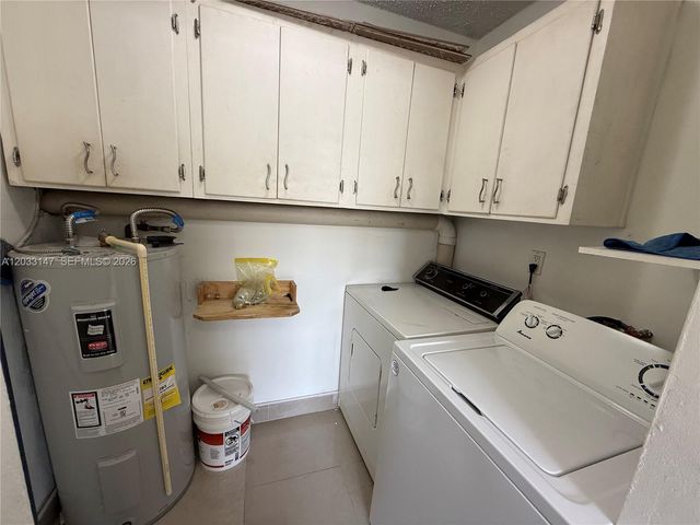 883 NE 40th St N, Oakland Park, FL 33334