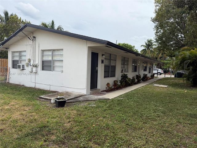 883 NE 40th St N, Oakland Park, FL 33334
