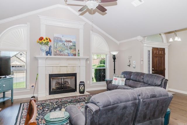 102 Majestic Circle, Maumelle, AR 72113