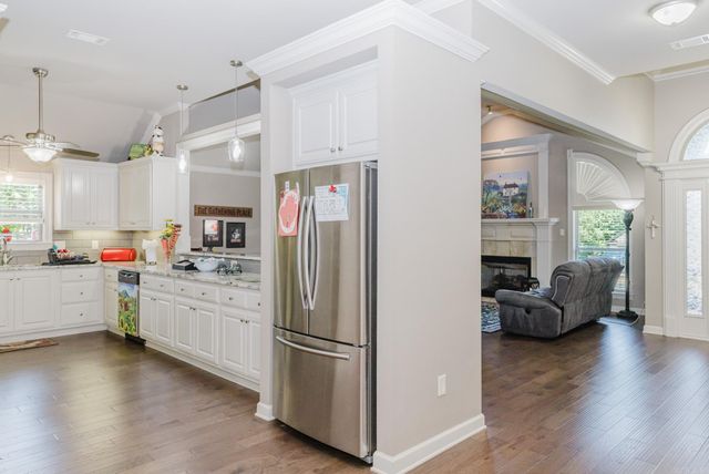 102 Majestic Circle, Maumelle, AR 72113